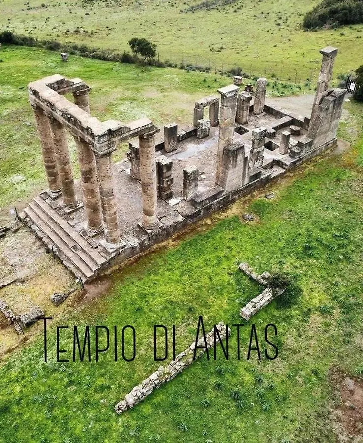 Domus Deiana Case Vacanza San Giovanni Suèrgiu 0*,